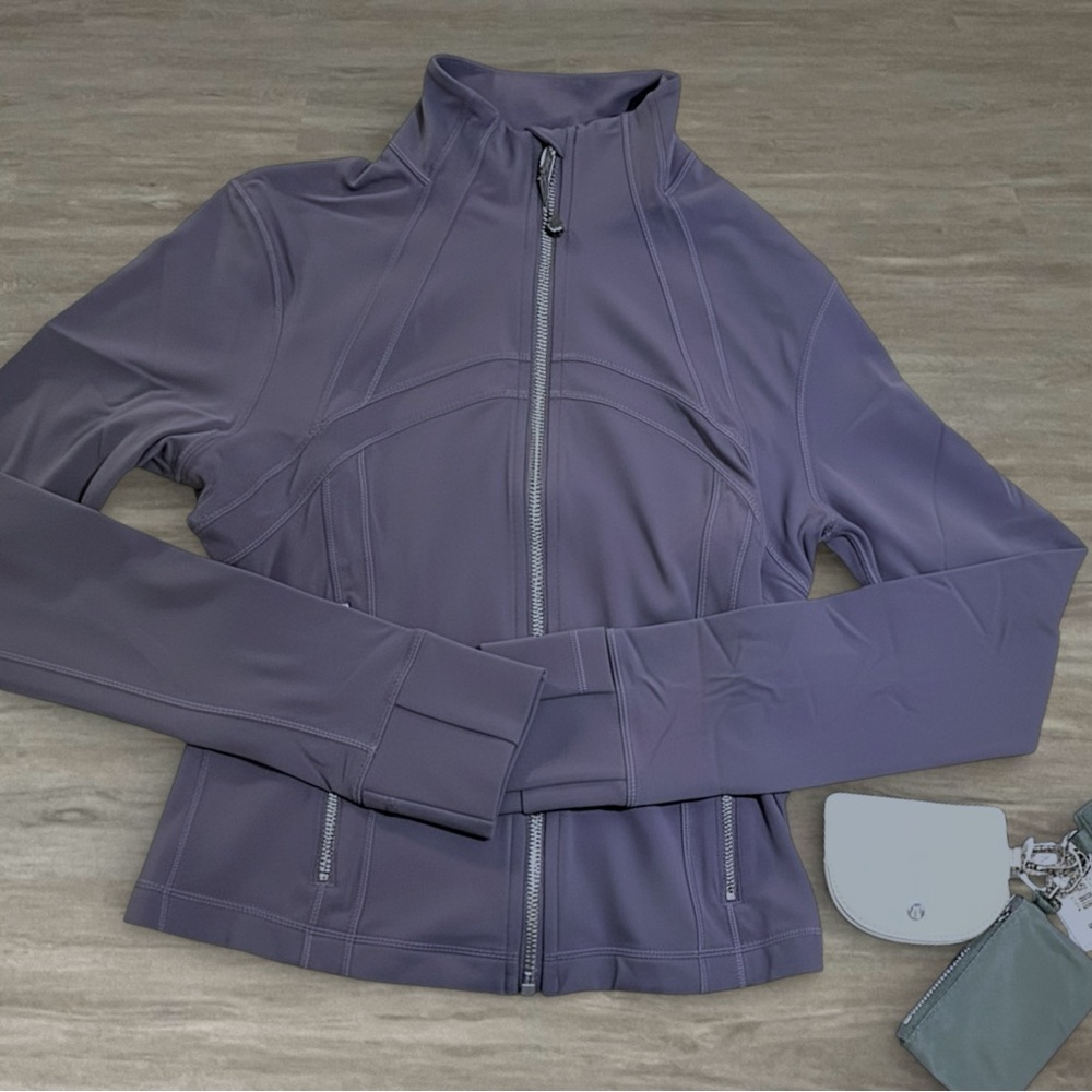 Lululemon Nulu Cropped Define Jacket Grape Mist Size 8 - Picture 3 of 5